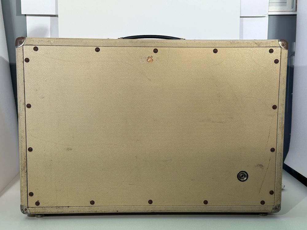 Casse acustiche: Echolette ET100 Bass Kabinett Deutscher Kopie von Fender – Usato da Wädenswil venduto da HobbyZimmer 7