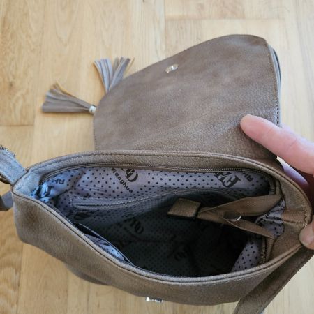 Umhängetasche Totenkopf Design mit Nieten neu Braun