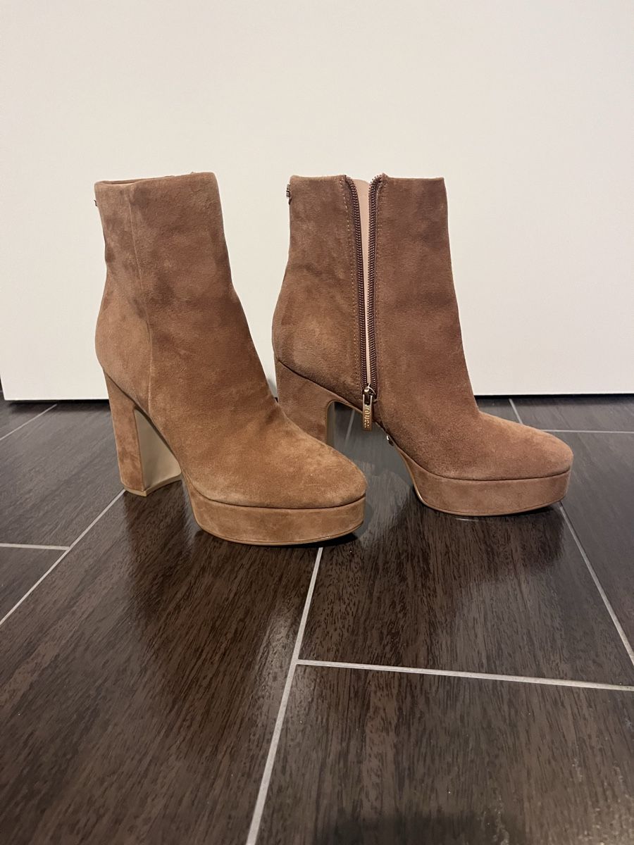 Guess Scarpe da donna: Guess Wildleder Stiefeletten Grösse 38 – Nuovo (secondo la descrizione) da Schlieren venduto da KJP