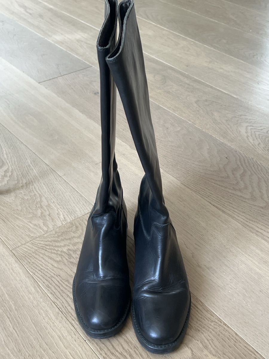 Navyboot Chaussures femmes: Schwarze NAVYBOOT Lederstiefel, Gr. 38 – D'occasion à Schaffhausen par Halu279 1