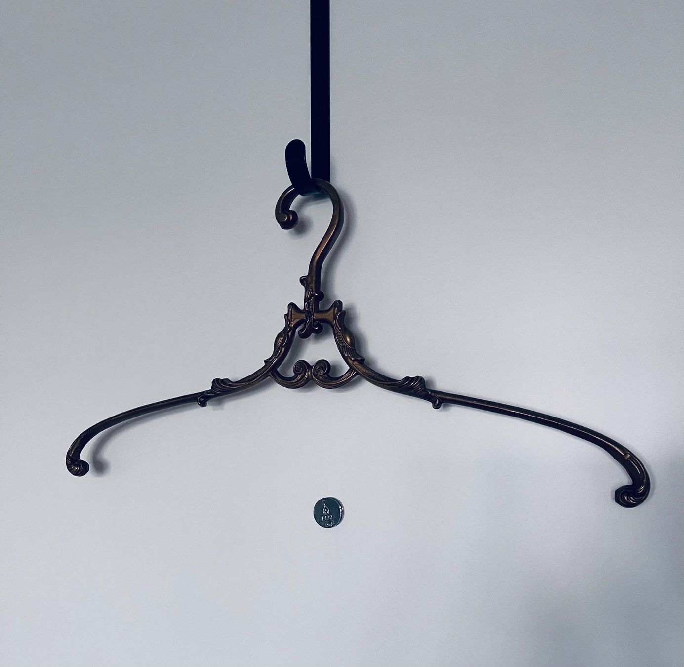 Kleiderbügel: Bronze oder Messing Kleiderbügel – Gebraucht aus Winkel von KaschmirArt 7