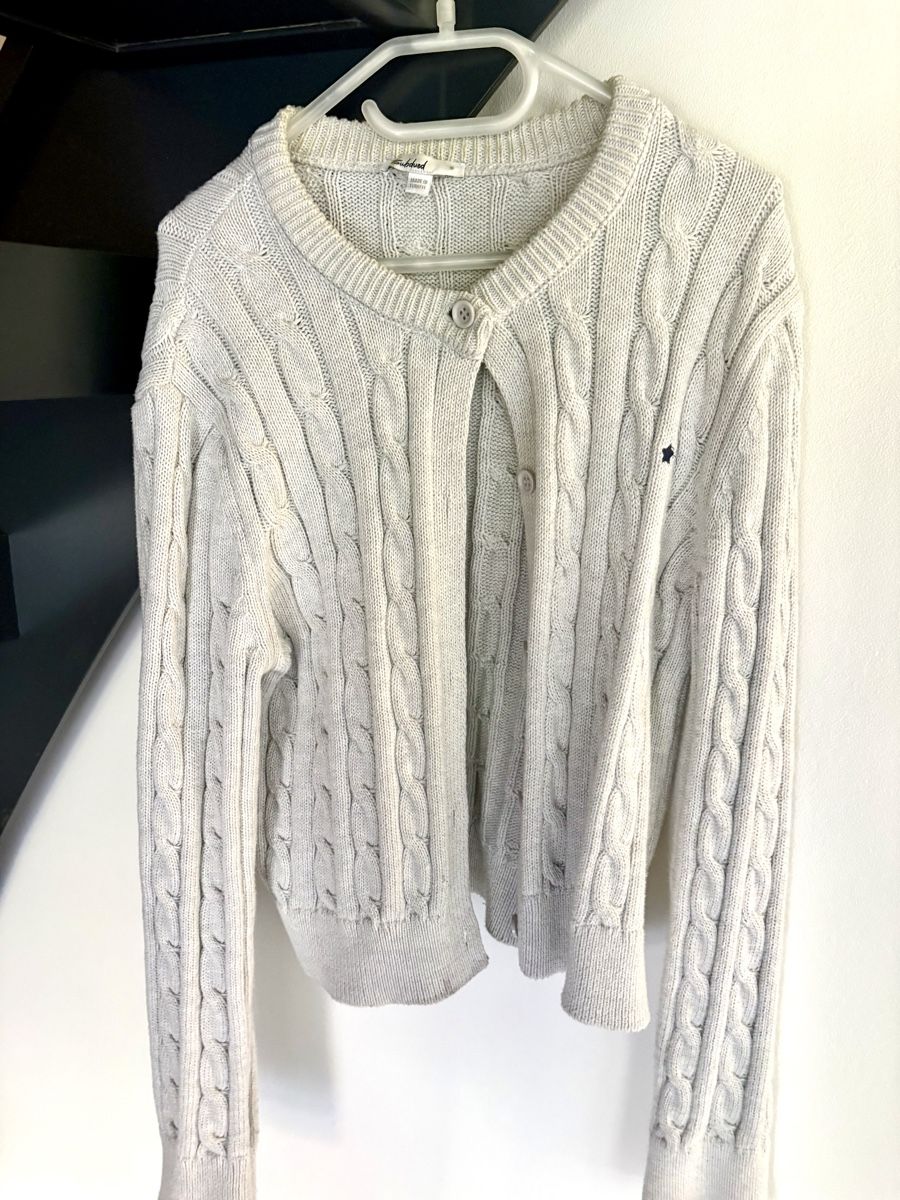 Gilet & Giacche senza maniche: Subdued Cable Knit Cardigan, Size S, Great Condition – Usato da Aeugst am Albis venduto da Cheeks