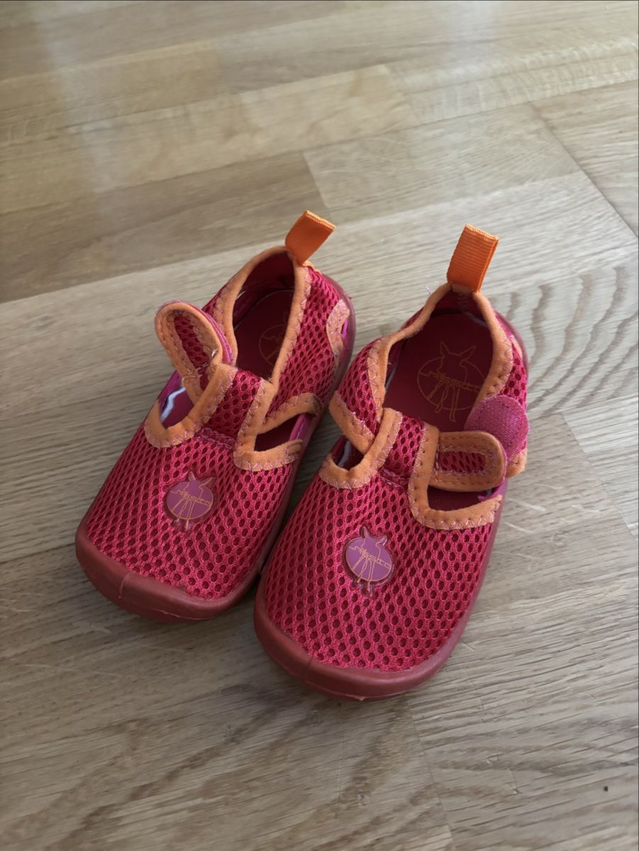 Scarpe per ragazzi: Kinder Badeschuhe Gr. 23 – Nuovo e nell'imballaggio originale da Zürich venduto da Gin_gg9p