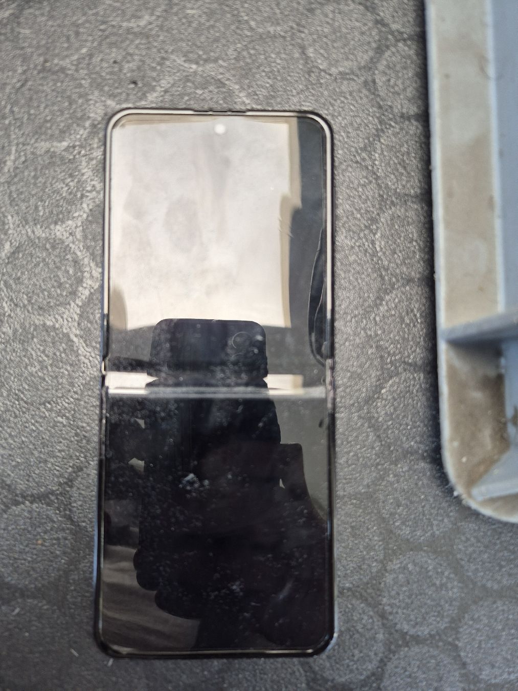 Samsung Telefoni cellulari / Smartphones: samsung z flip 4 défectueux (écran)  – Difettoso da Estavayer-le-Lac venduto da gelbi01 1