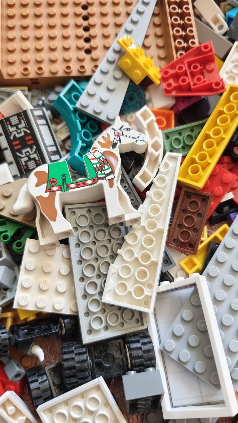 Lego Giocattoli: Lego Mix ca 1,8 Kilo – Usato da Effretikon venduto da Superkarin7 2