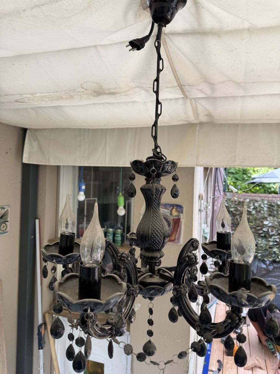 Lustres & lampes de plafonds: Schwarzer Kronleuchter 5 Lichter 💡  – D'occasion à BASEL par zum_schneugge 1