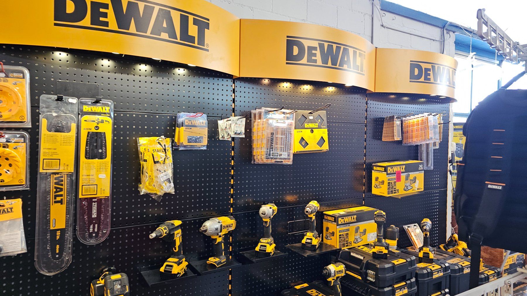 Dewalt Sägen: DeWalt Ersatz Sägekette 20cm – Neu und originalverpackt aus Koppigen von Bracher_Mail-House 2