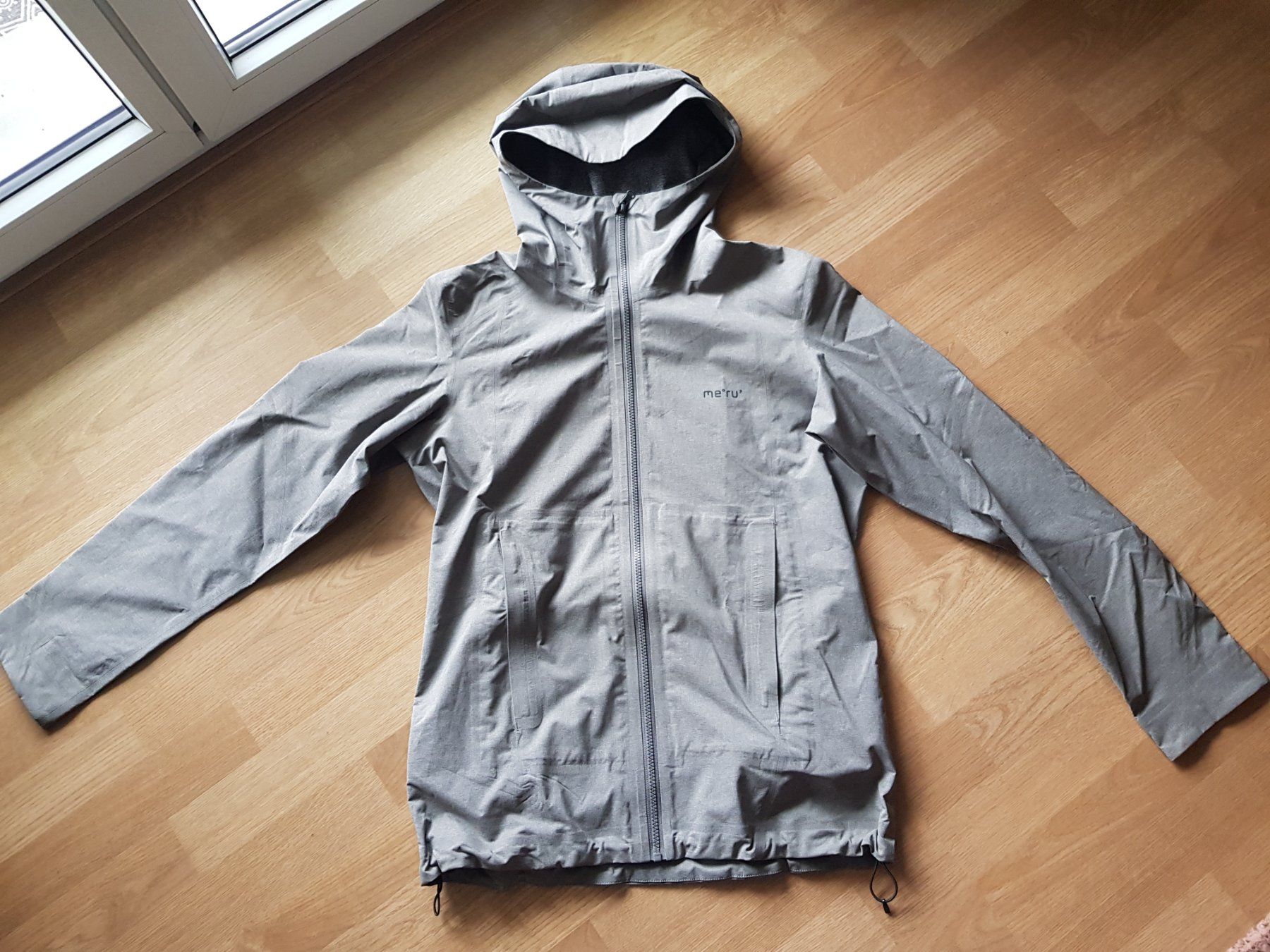 Meru Giacche: Jacke MERU Gr.M grau – Usato da Merligen venduto da muss_haben