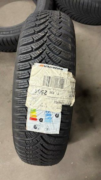 Pneumatici & Ruote complete: Hankook Winterreifen – Nuovo (secondo la descrizione) da Biel/Bienne venduto da orpundgarage