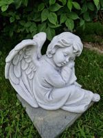 Engel sitzend 3.8kg wetterfest Höhe 31cm x 40cm Fiberglas