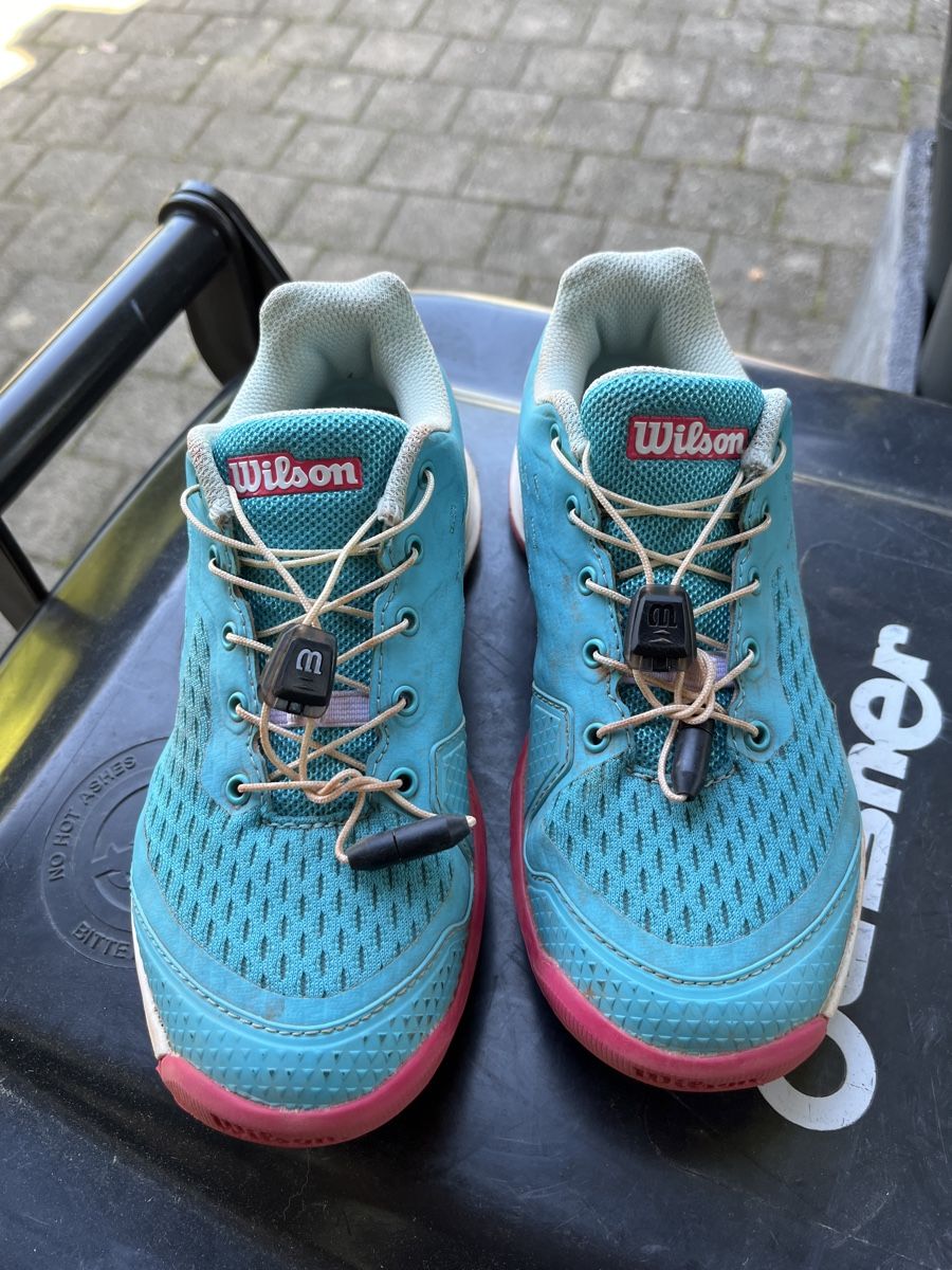 Wilson Scarpe per ragazzi: Wilson Kinder Tennisschuh Gr. 33 – Usato da Brütten venduto da Aerox82