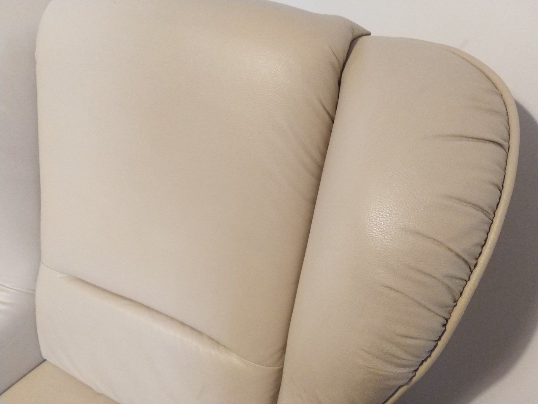 Poltrone: Ohrensessel Lederimitat beige gebraucht – Usato da Altdorf UR venduto da aeren0309 3