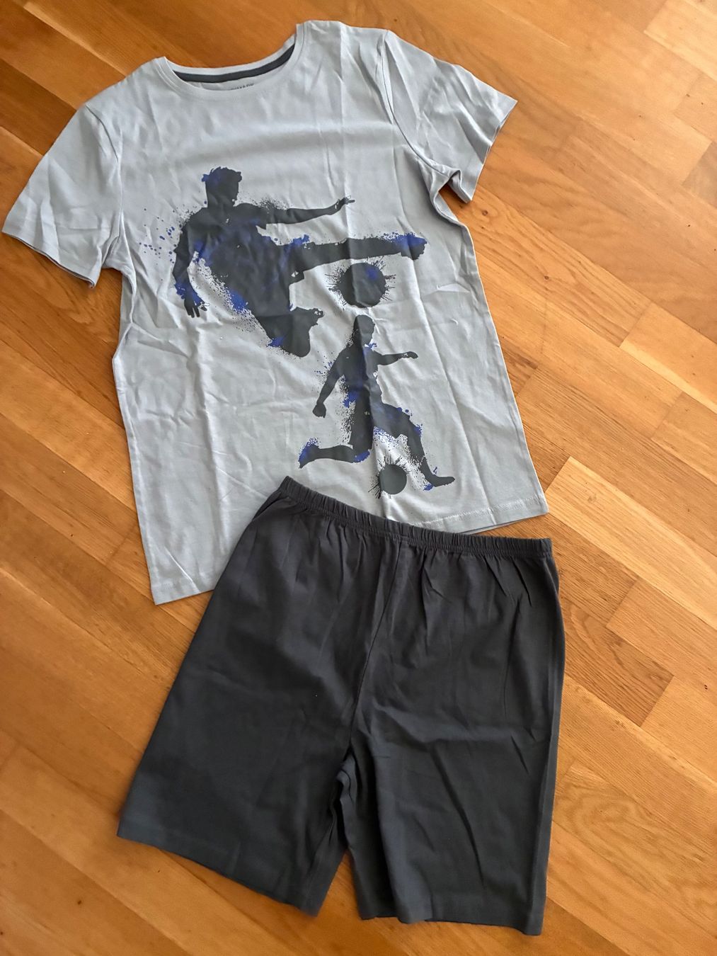 Pigiama & Simili: Tolles Pyjama Gr. 158, Neu – Nuovo (secondo la descrizione) da richterswil venduto da lunamarie001