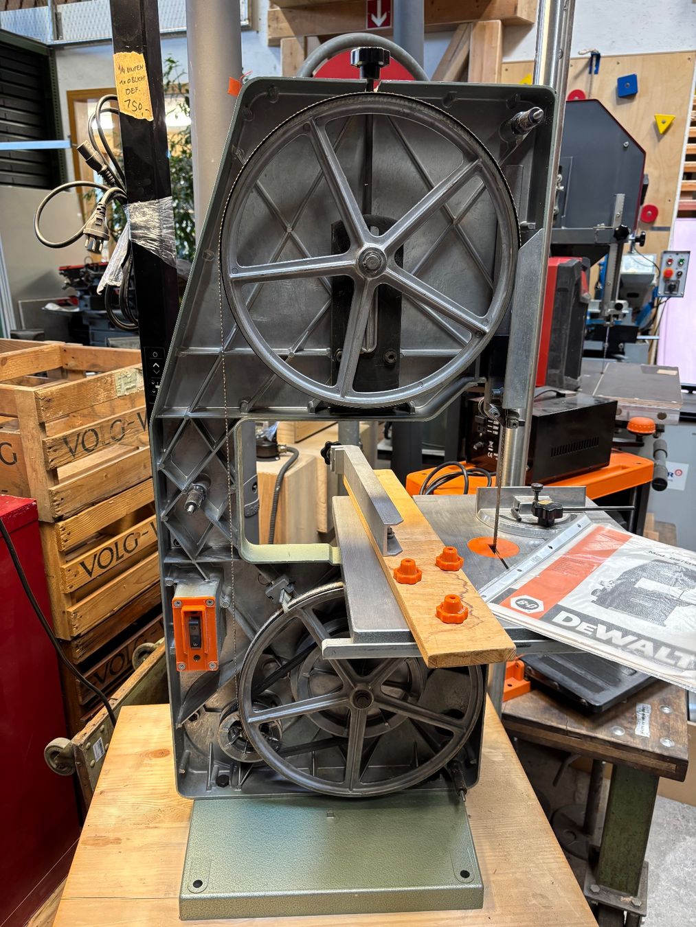 Dewalt Seghe: Bandsäge DeWalt Modell BS/1310 mit Anweisung+Parallelanschl. – Usato da Winterthur venduto da ReUse_Baumarkt 5