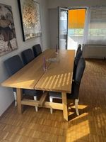 Hochwertiger grosser Esstisch aus Massivholz mit 6 Stühlen