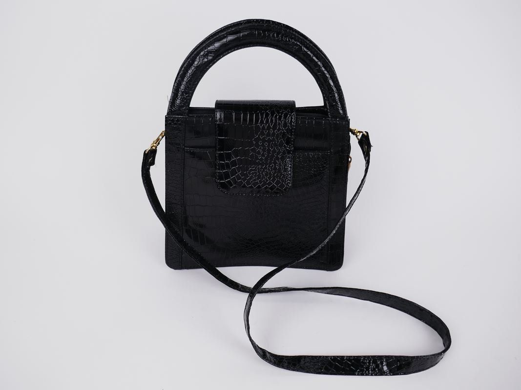 Taschen für Damen: schwarze Tasche – Gebraucht aus Urtenen-Schönbühl von Restwert_Schoenbuehl