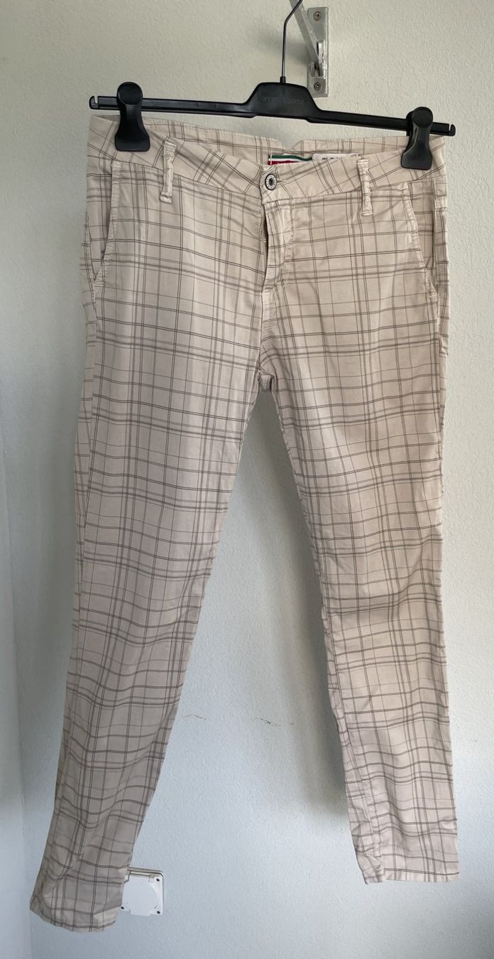 Hosen: Hose der Marke 'PLEASE' | Grösse: Large – Gebraucht aus Bern von .DolceVita.