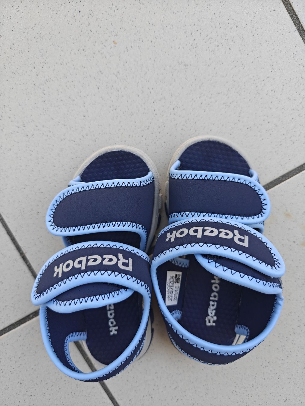 Reebok Schuhe für Jungen: Reebok Sandale, Gr.27 – Neu (gemäss Beschreibung) aus Kilchberg ZH von Emangoli 1
