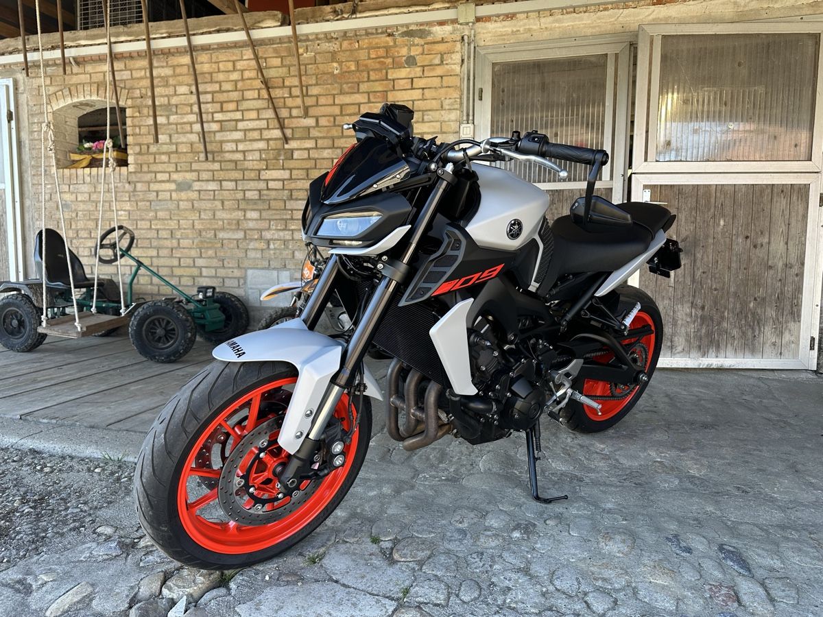 Yamaha Strada: Yamaha MT09 2020 – Usato da Langenthal venduto da Gr0ggsim 1