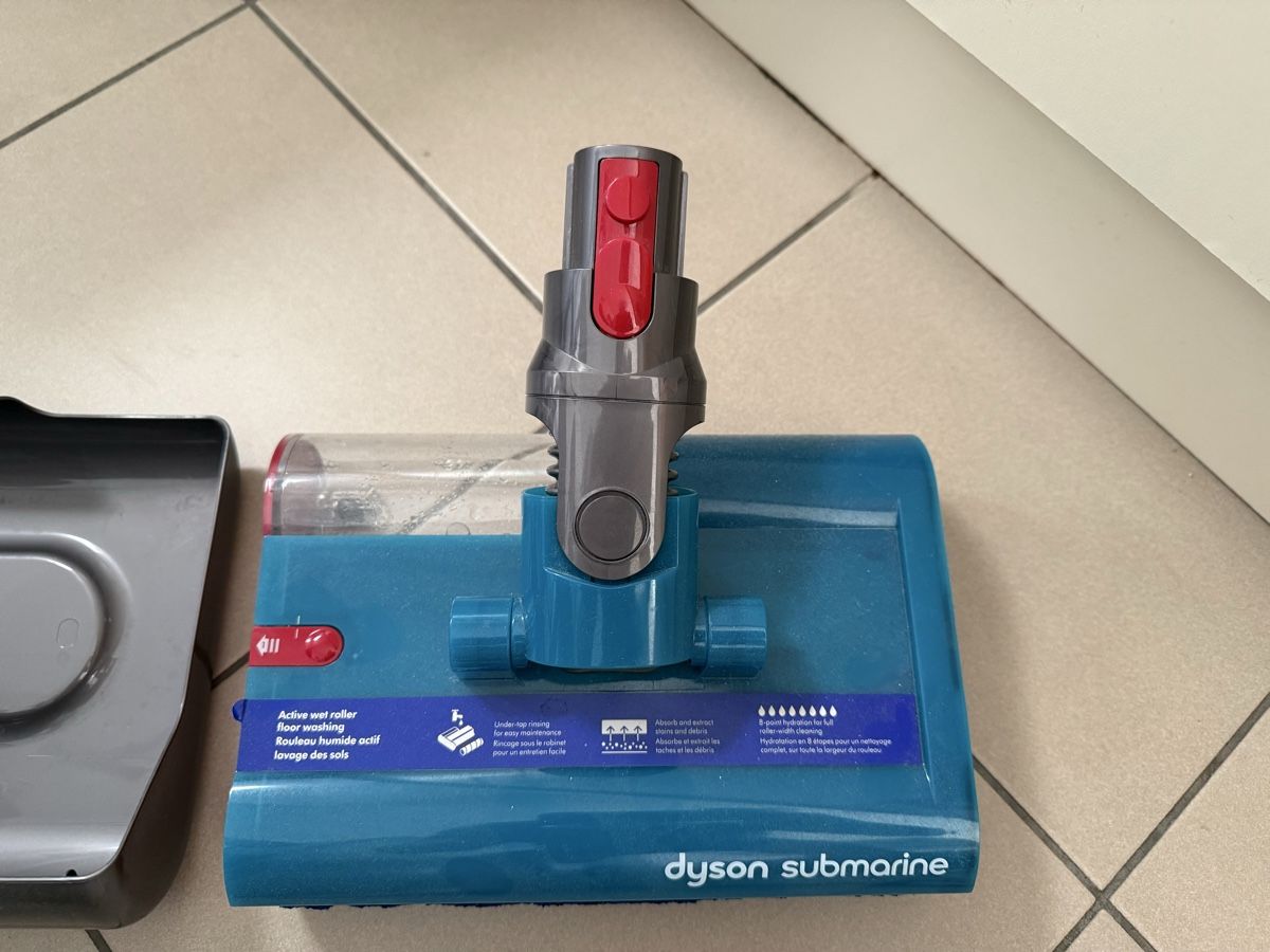 Dyson Altro per la casa: Dyson brosse Submarine utilisée 1 fois – Nuovo (secondo la descrizione) da Genève venduto da fra_v2zs 1