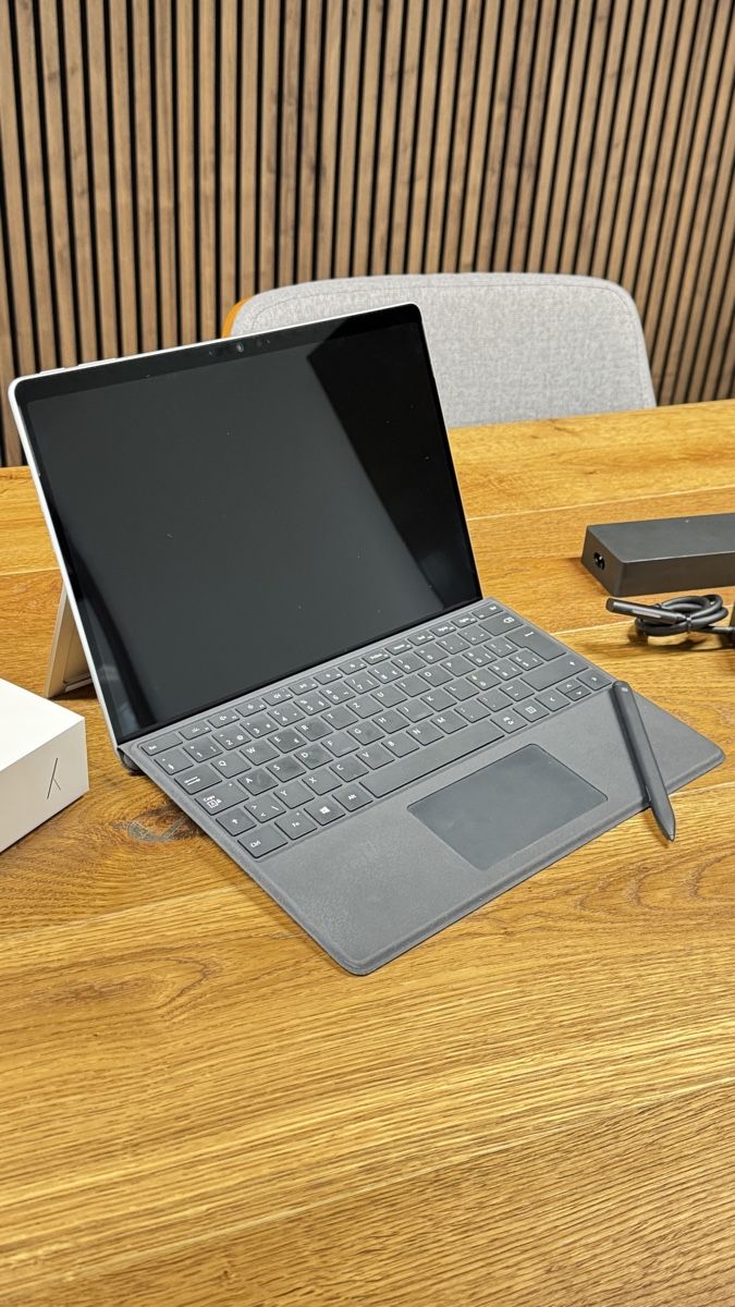 Microsoft Tablettes PC: Microsoft Surface 11 Pro – D'occasion à St. Gallen par Bata3535 1
