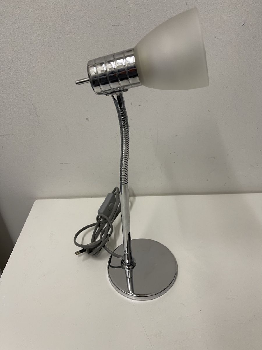Scrivanie: Knickbare Schreibtischlampe, Tischlampe, Chrom – Usato da Sutz venduto da Stampfli2 1