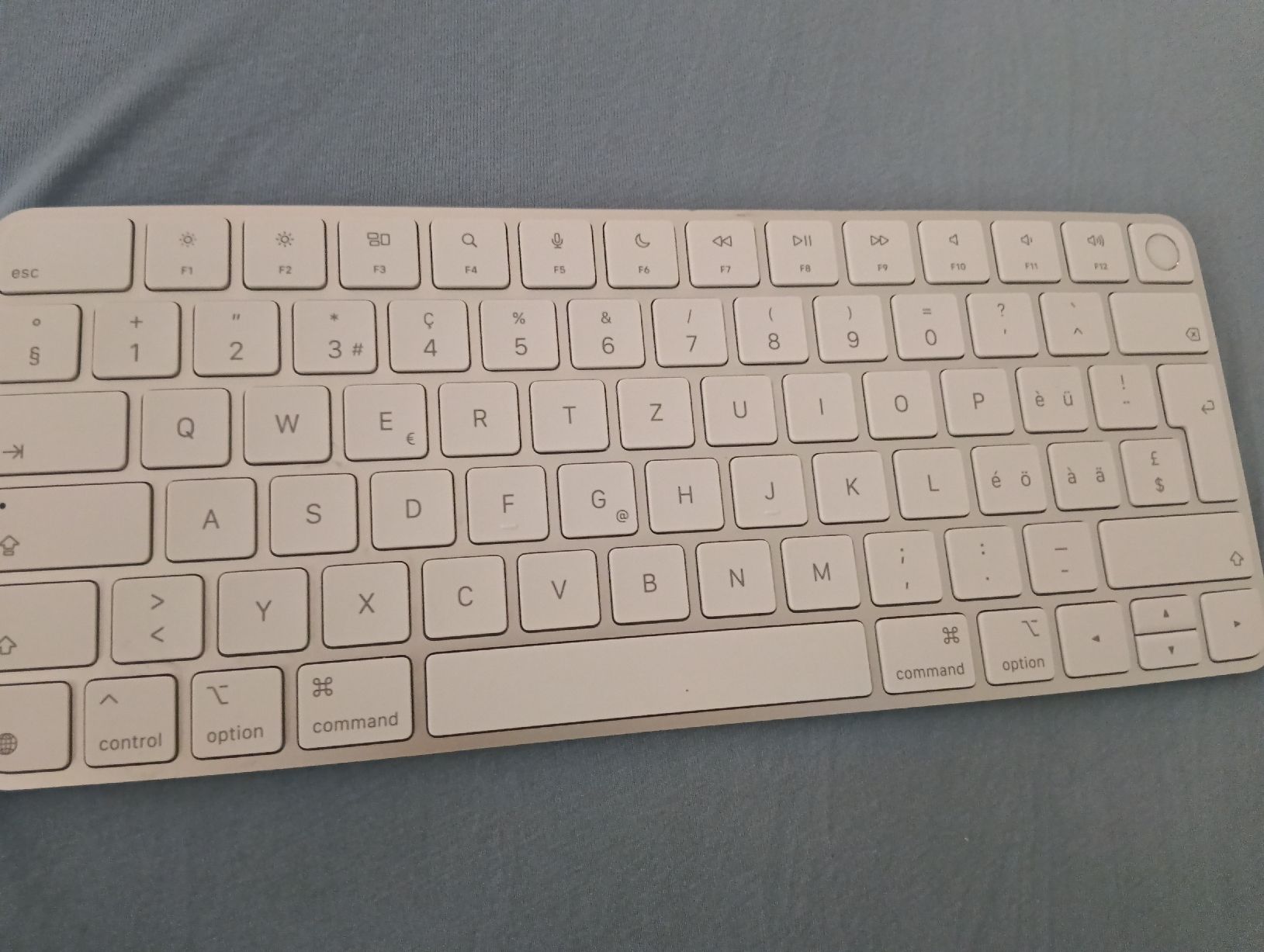 Apple Tastaturen: Apple Magic Keyboard USB C Touch ID / Marshall USB C Kabel – Gebraucht aus Zürich von TBG021 1