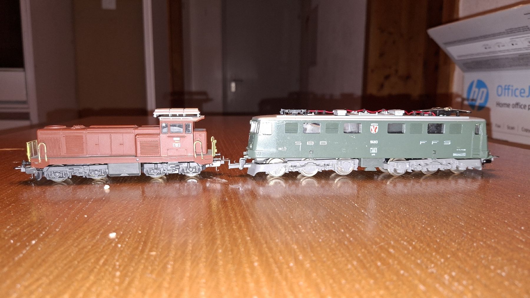 Lima Trains électriques: H0 DC Bm 4/4  läuft. SBB Ae 6/6 Defekt. – Défectueux à Pfäffikon ZH par gub_2j76 6