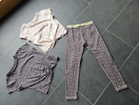 Bekleidungsset 3-teilig Shirts und Leggings Grösse 122/128