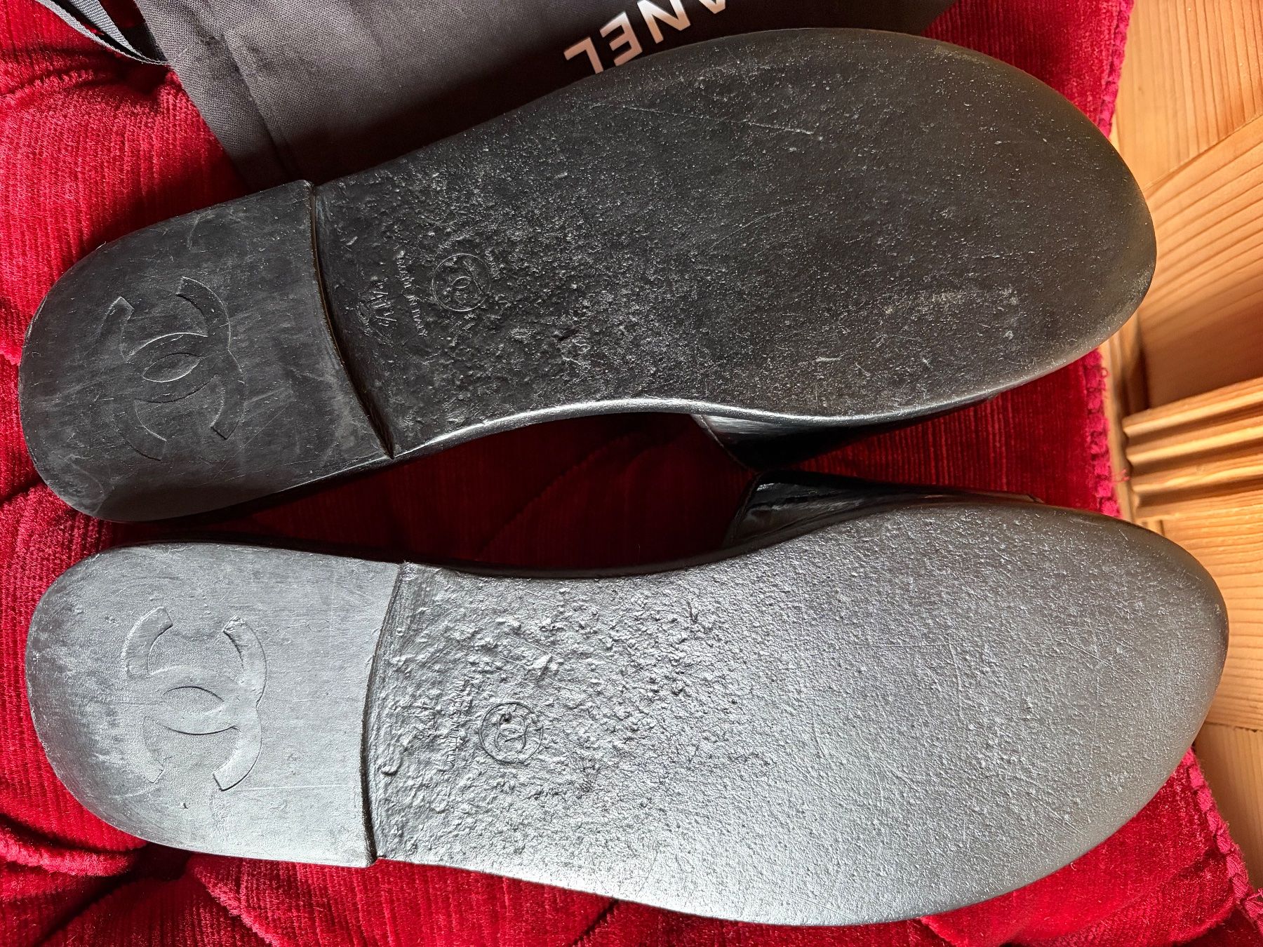 Chanel Scarpe da donna: CHANEL CAMBON  SLIDES  Größe 41 1/2 – Usato da Interlaken venduto da Bona55 9