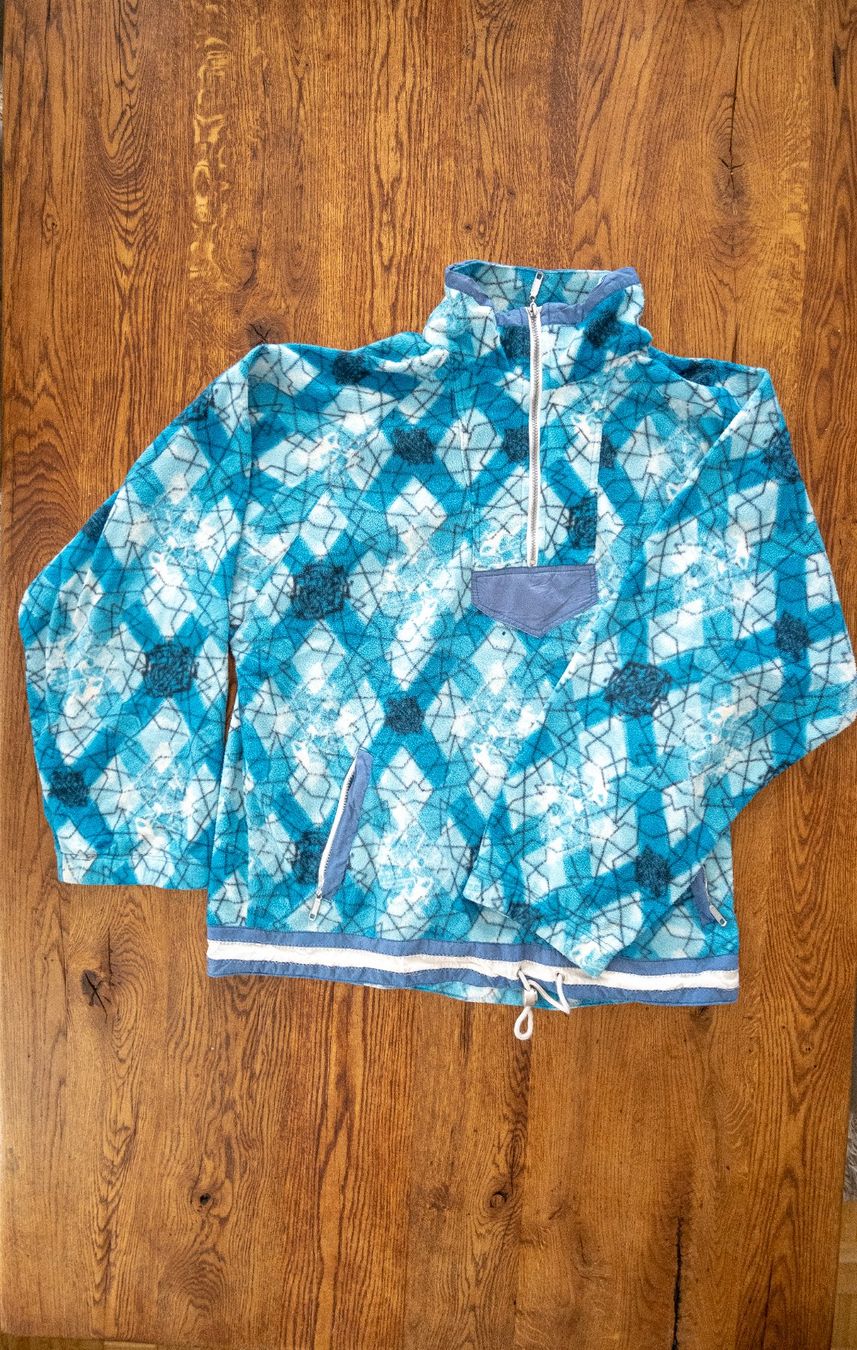 Pullover & Sweatshirts: Vintage Pullover – Gebraucht aus Interlaken von mitk
