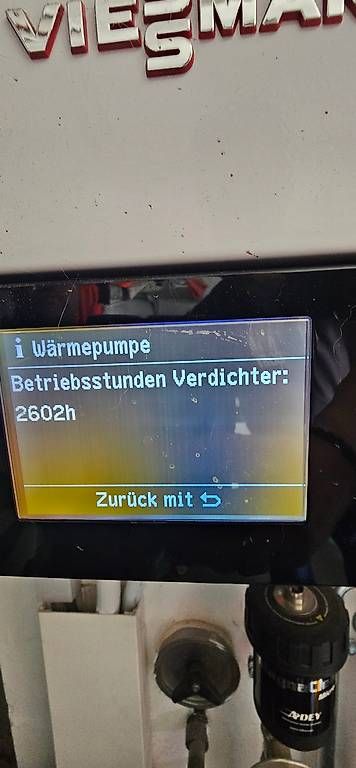 Radiatori: Wärmepumpe Vitocal 200-S Vissmann – Usato da Pieterlen venduto da impala02 4