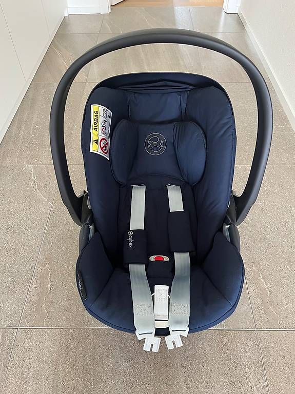 Seggiolini per auto: Cybex Babyschale blau (Cloud Z i-size) – Usato da St-Prex venduto da buc_y6n7 2