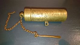 Antikes Gefäss aus Bronze / Messing mit Gravuren.
