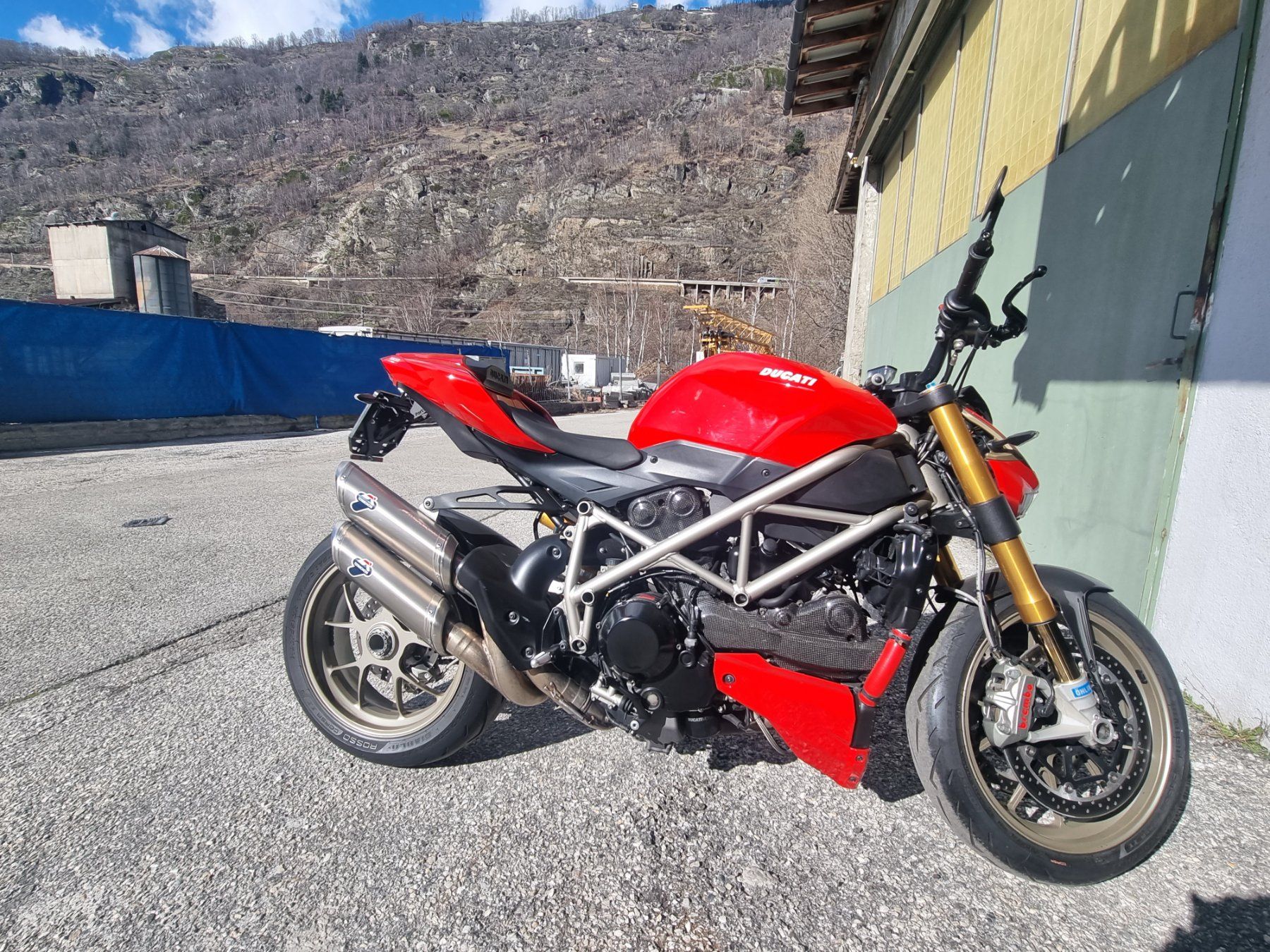 Ducati Strasse: Ducati Streetfighter 1099 S – Gebraucht aus Gamsen von