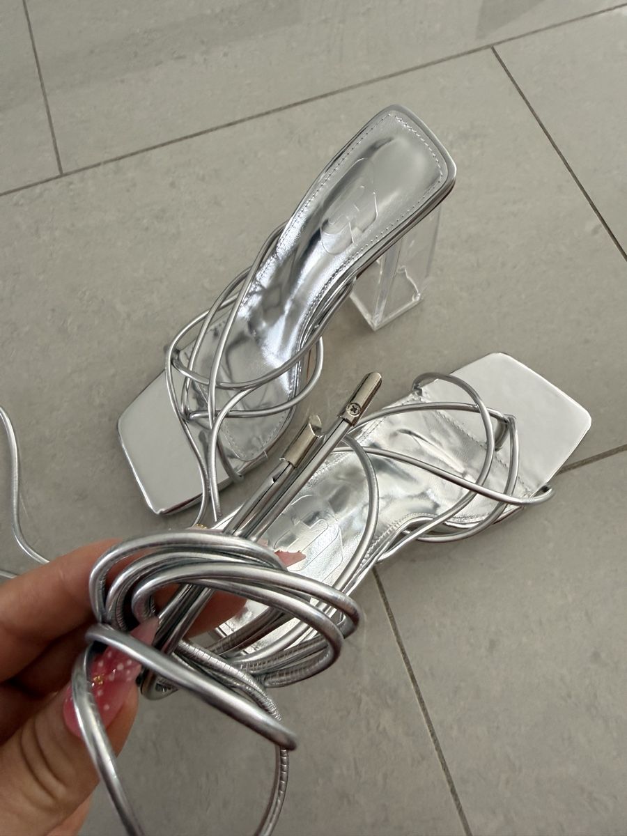 Chaussures femmes: Chrome Heels  – Neuf (Voir description) à Binz par Ladykatsumii 5