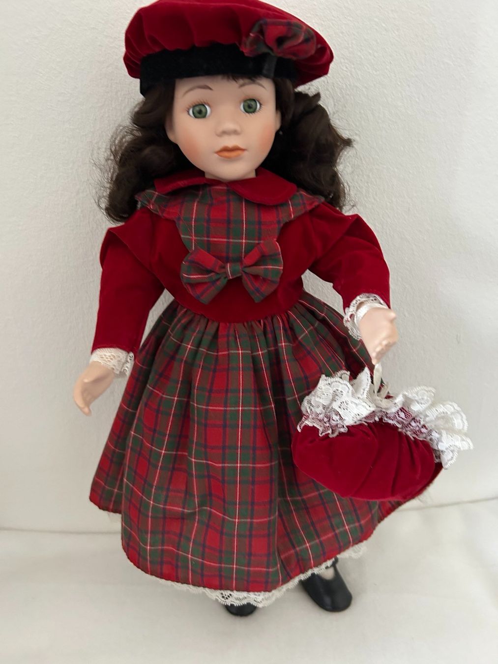 Puppen: Puppe Imogen  "Promenade Collection" neu mit  Ständer. – Neu (gemäss Beschreibung) aus Wil SG von Nvik 1