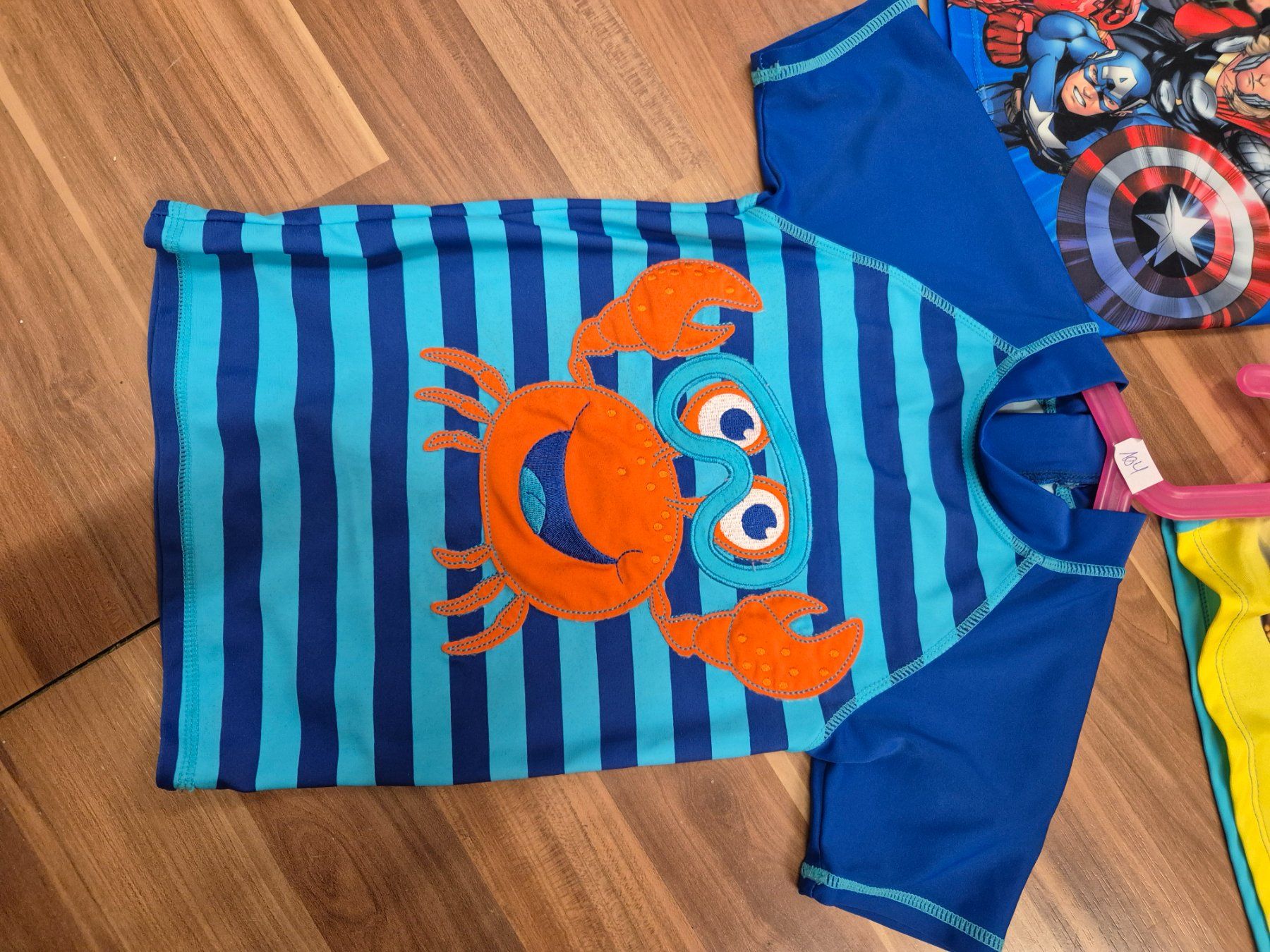 Costumi da bagno: 2 Badehirt UV Gr.104   Marvel Fisch B – Usato da Schwarzenburg venduto da Flamingo07 1