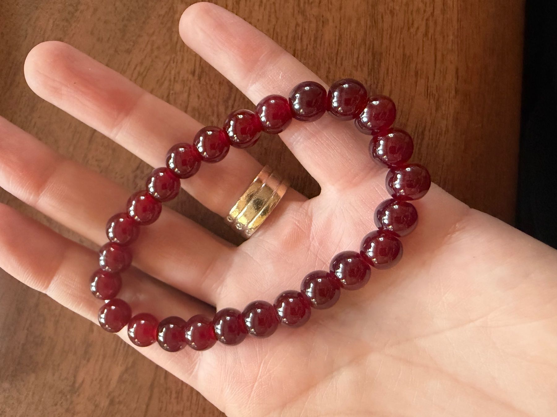 Bracciali & Braccialetti: Rote Perlen Armband, dehnbar (one Size) – Nuovo (secondo la descrizione) da Gams venduto da Mariawicca 1
