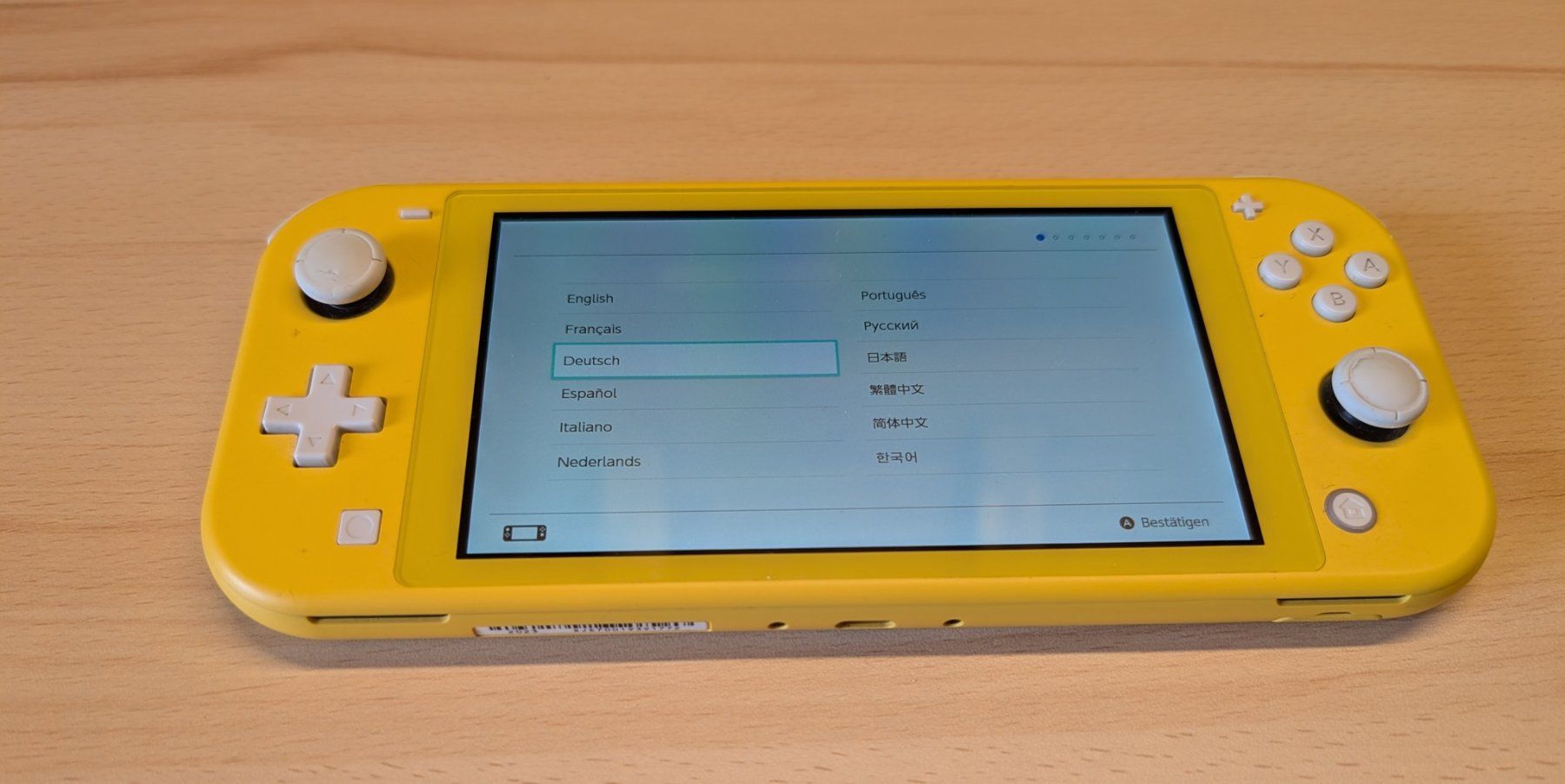 Nintendo Consoles: Nintendo Switch Lite Gelb mit Spiel Fire Emblem – D'occasion à Baltschieder par lea_m2hc