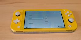 Nintendo Switch Lite Gelb mit Spiel Fire Emblem