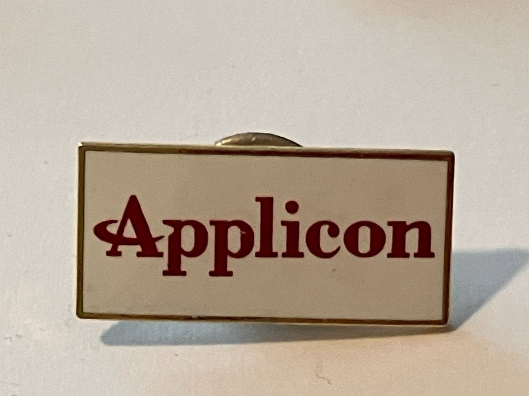 Placchette & Badge: 1 Pin Applicon – Usato da Basel venduto da djwwpp