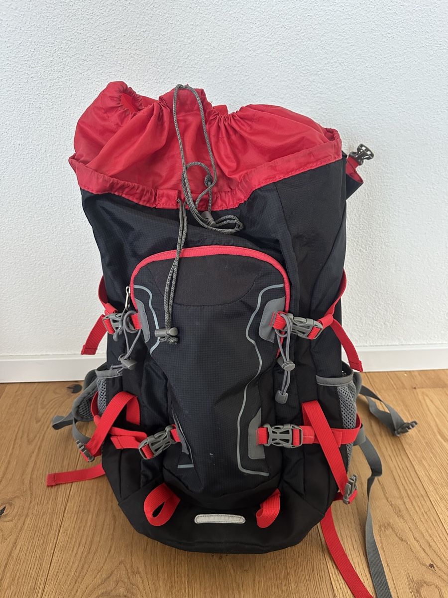 Rucksäcke: Wanderrucksack Askalitt – Gebraucht aus Brütten von Estuenggi 1