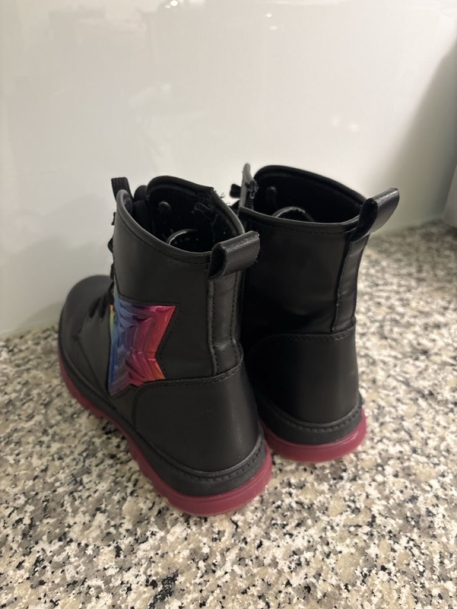 Scarpe per ragazze: Coole Mädchen Boots mit Stern Applikation, Grösse 36 – Usato da rheineck venduto da Neshi06 6