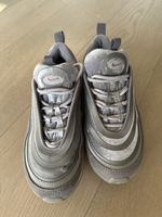 Nike Air Max, Graue Samt Turnschuhe, Gr. 36.5