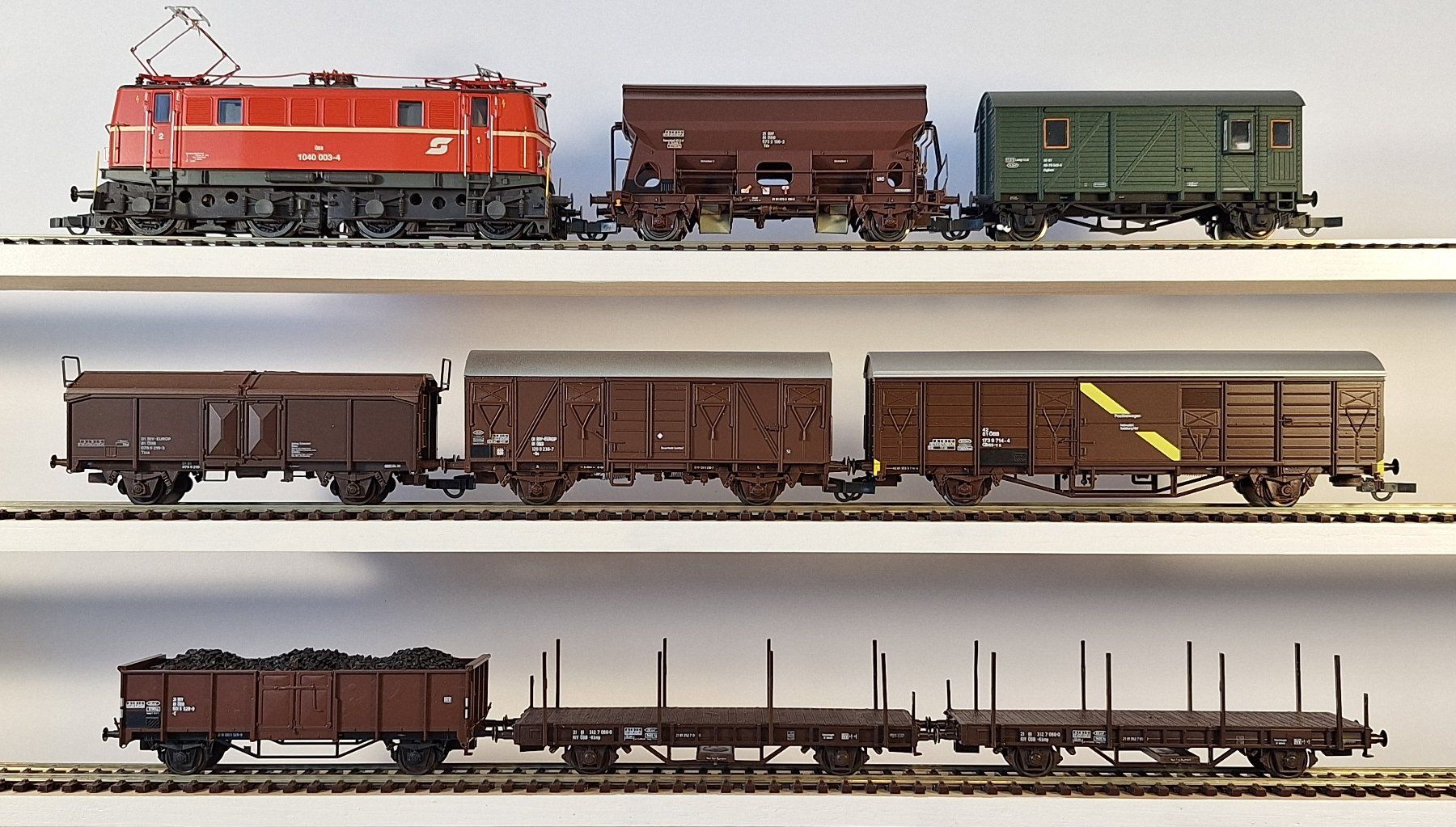 Roco Trains électriques: ÖBB 1040 mit Güterzug – D'occasion à Bern par BahnliebhaberRe420 1