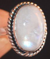Ring L-4918 – Regenbogen Mondstein – Grössenverstellbar