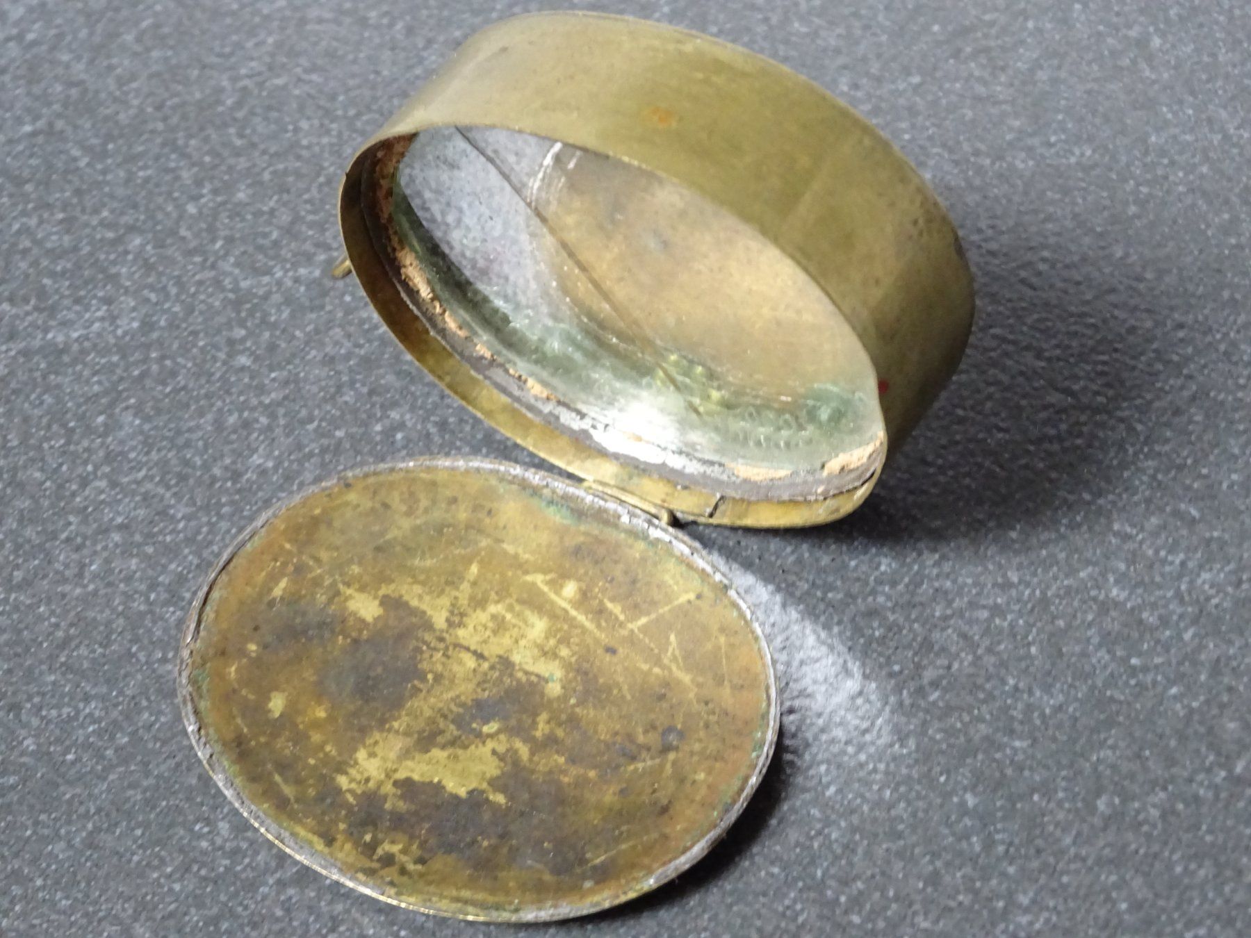 Anhänger: Antike Agnus Dei Kapsel / Amulett – Gebraucht aus Esslingen von eintagammeer 5