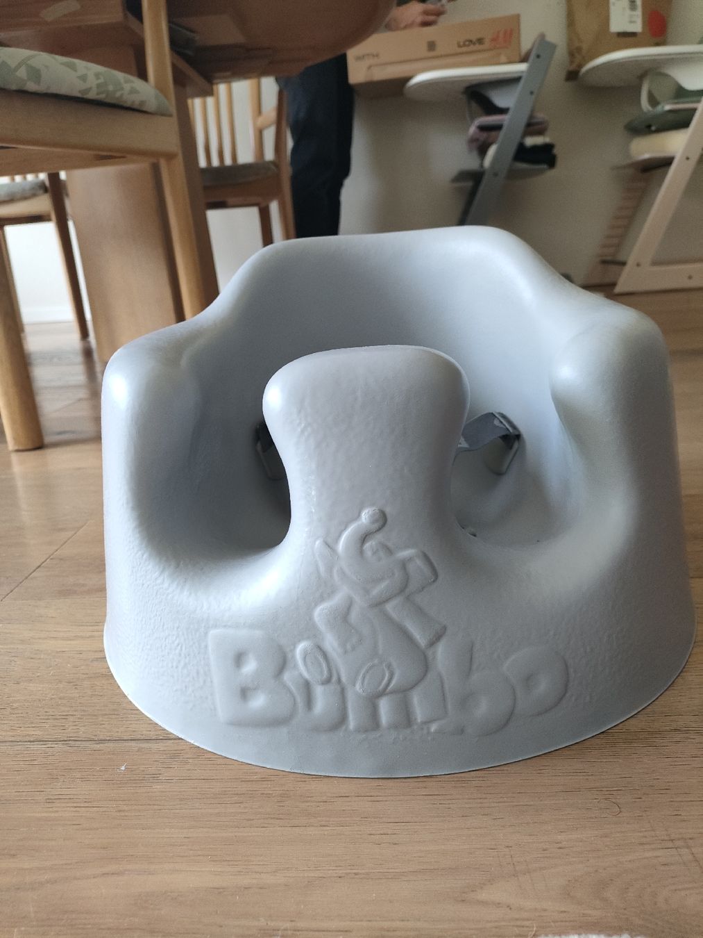 Seggioloni: bumbo Sitzhilfe für babys – Nuovo (secondo la descrizione) da Zollikerberg venduto da len_pr5g 1