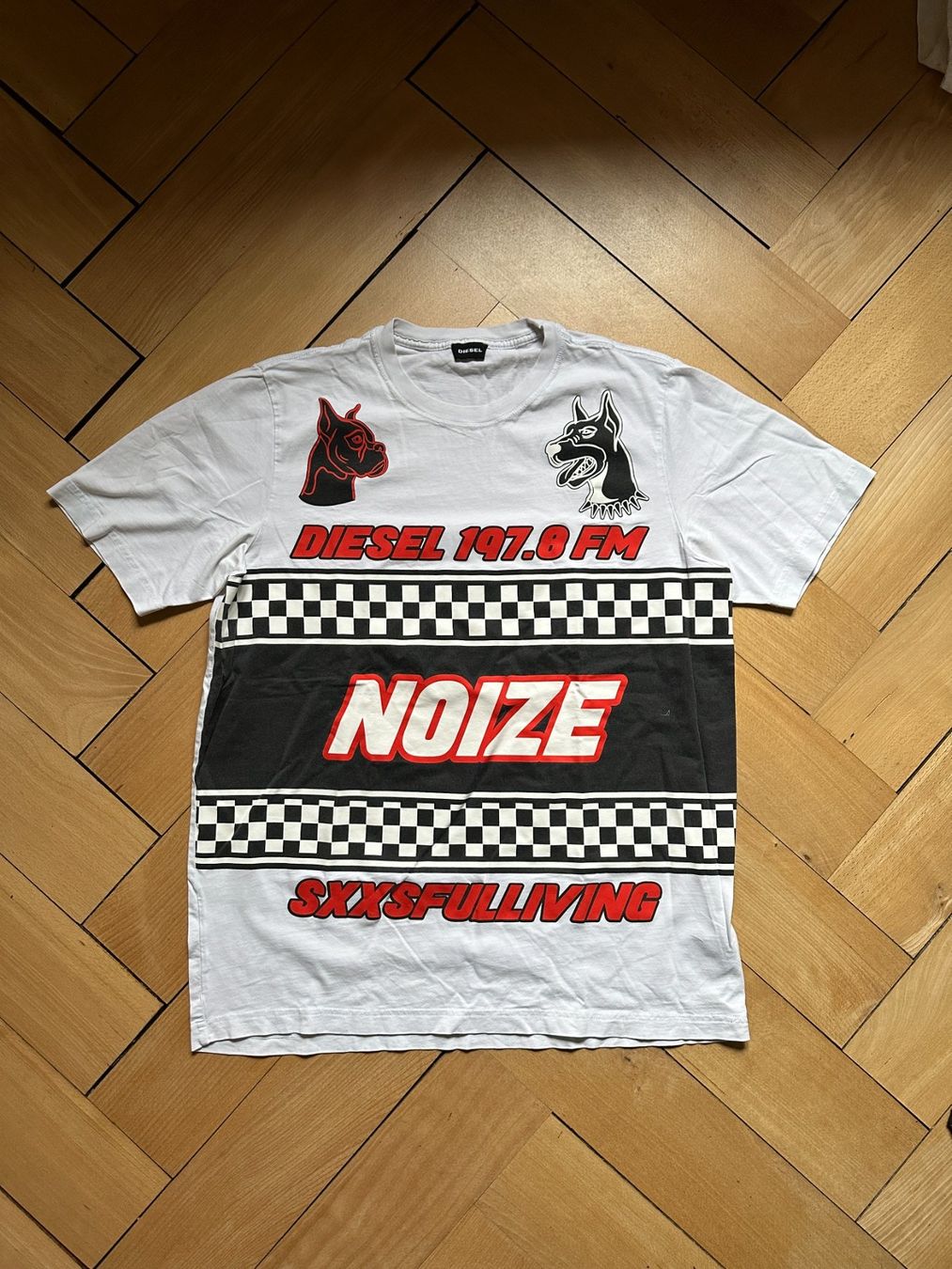 Diesel T-Shirts: DIESEL - T-Shirt mit Print L – Gebraucht aus Zürich von Diazaio